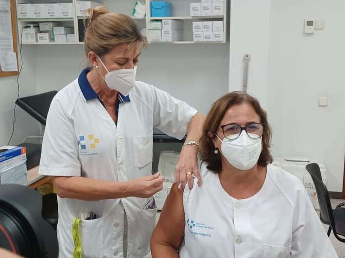 Para recibir esta vacuna se debe pedir cita previa a través del 012 / TA